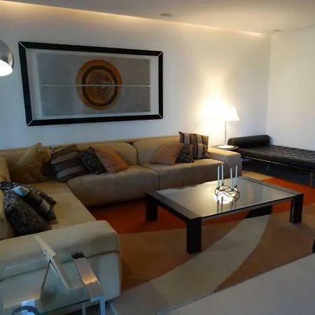 Com 3 Quartos E Piscina Сasa de vacaciones Vale do Lobo