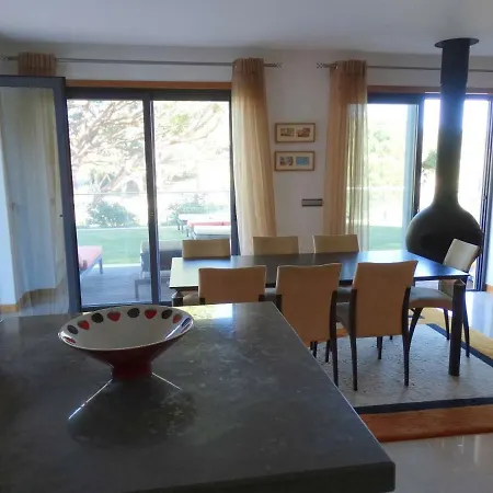 Com 3 Quartos E Piscina *