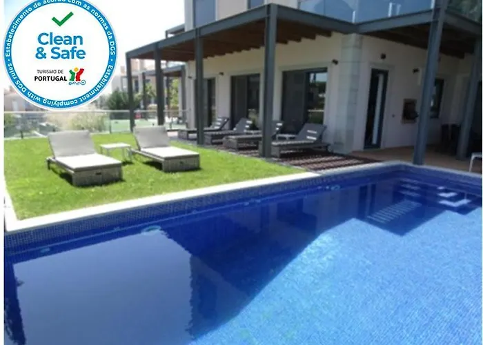 Com 3 Quartos E Piscina Feriehus Vale do Lobo