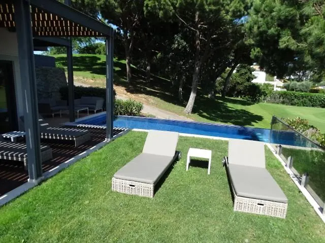 Com 3 Quartos E Piscina * Vale do Lobo