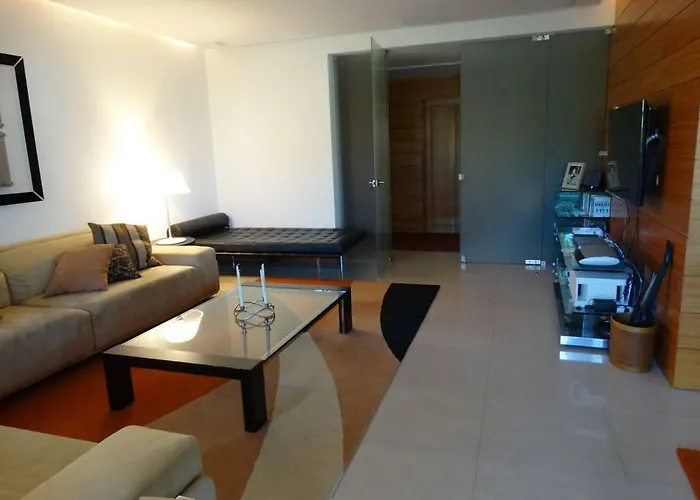 Com 3 Quartos E Piscina * Vale do Lobo